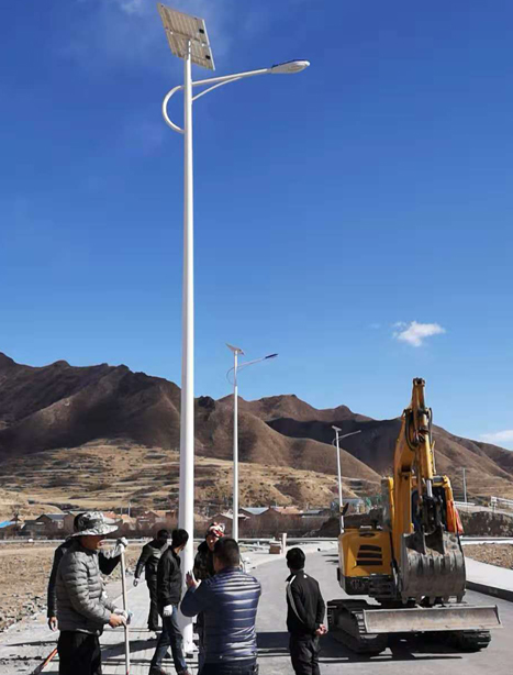 甘南碌曲10米平凉太阳能路灯项目