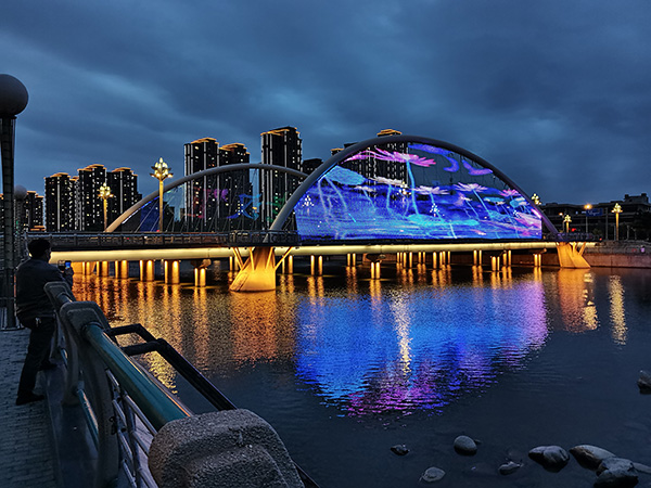 1742970194152440.jpg 平凉河道亮化.jpg