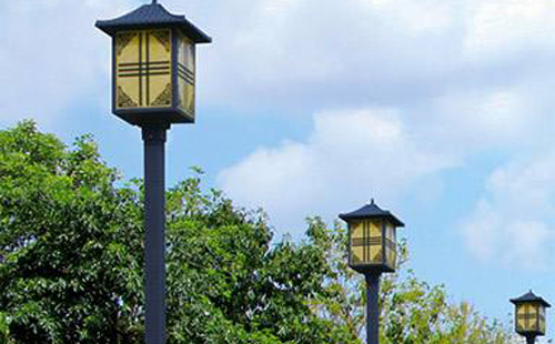 平凉庭院灯安装间距与布灯设计全解析