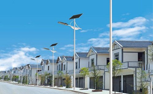 平凉太阳能路灯配置与在乡村道路照明中的应用