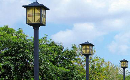 太阳能平凉庭院灯怎么选亮度与续航更耐用